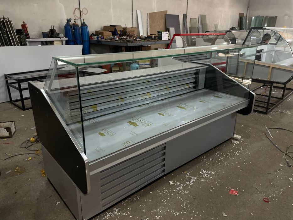Vitrina xolodilnik