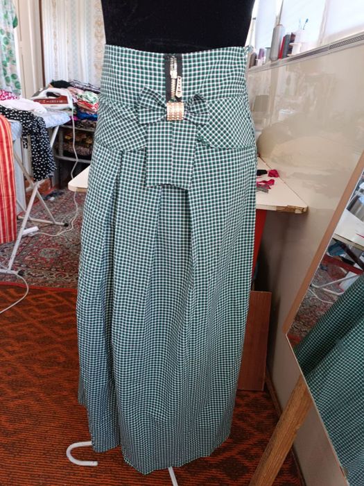 Женская одежда (платья)