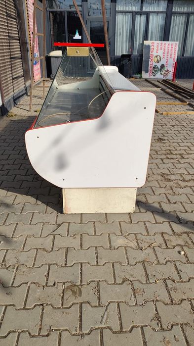 Витринный холодильник