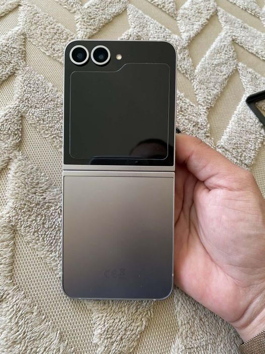 Samsung z flip 6 като нов отличен за подарък