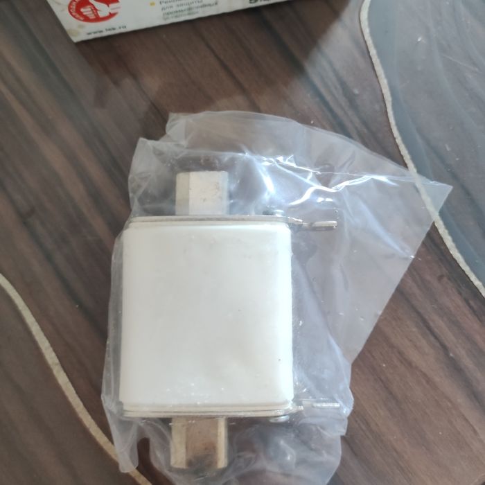 Продам предохранители комплект ПН2-250 +ППНа-35 250А