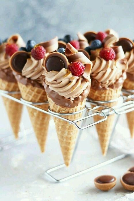 Десерты к 8 марта , клубника в шоколаде