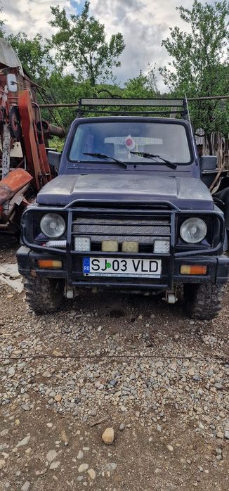 Vând Suzuki Samurai