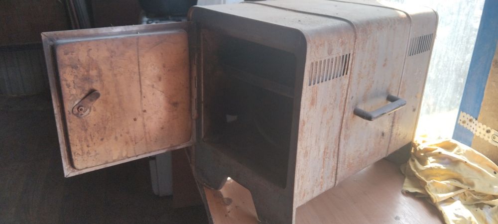 Продам электропечь в хорошем состоянии,