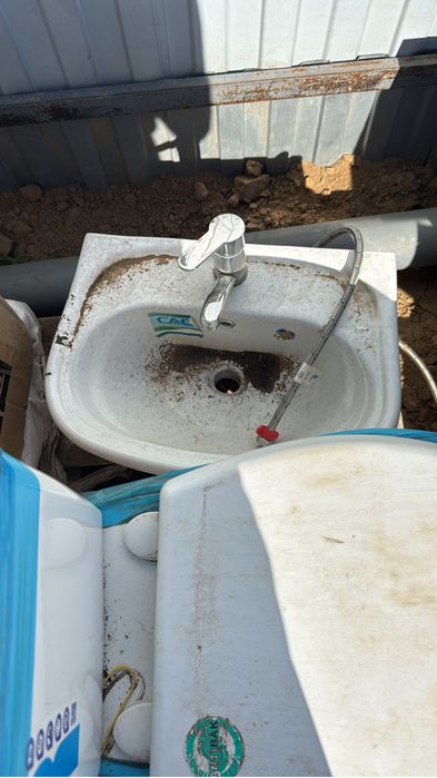 Раковина со смесителем,  унитаз б/у