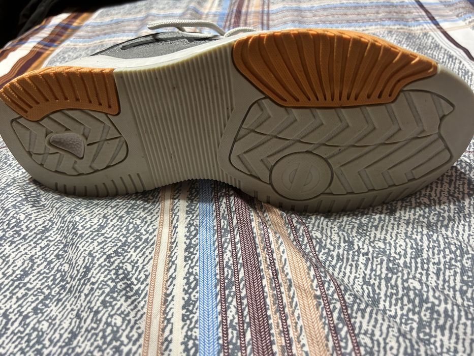 Кросовки адидас, материал замша