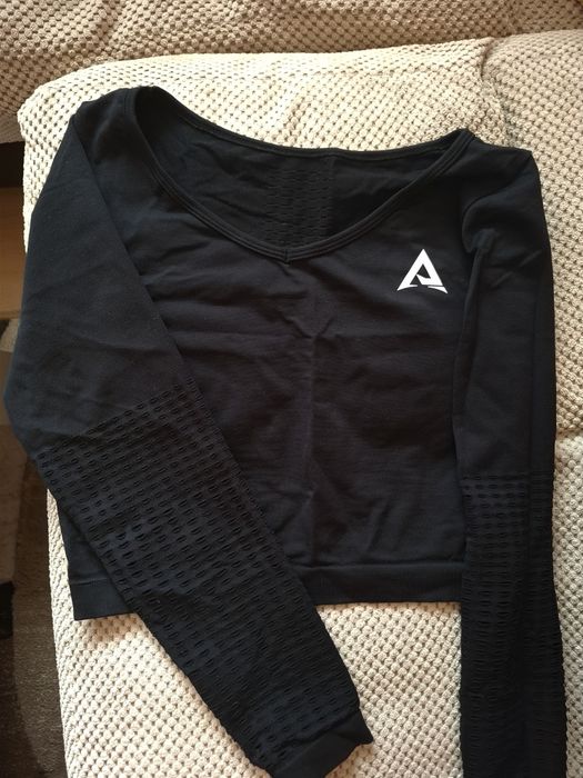 Спортна блуза, клин  и бюстиета Above the rest
