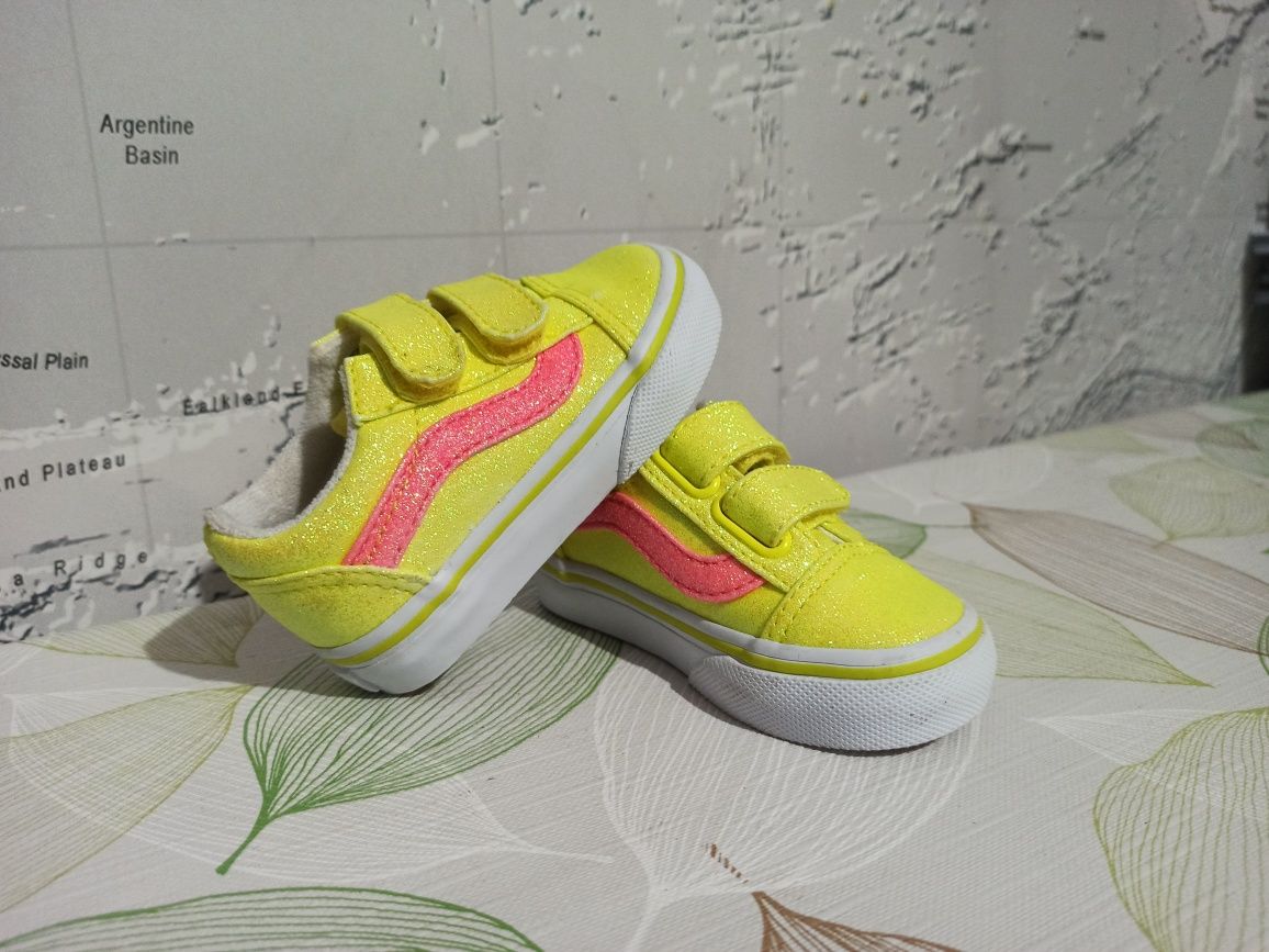 Vans bebe marimea 19. NOU nefolosit Timisoara OLX.ro