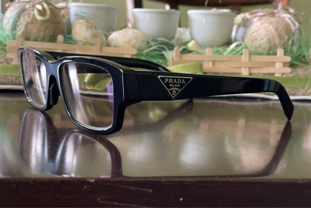 Готови за употреба очила с оригинална рамка на PRADA