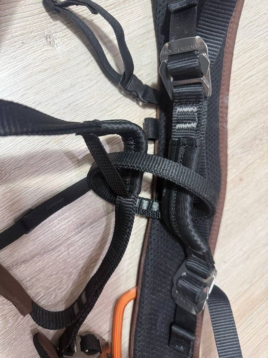 Singing Rock Spinel - обвязка для альпинизма и скалолазания