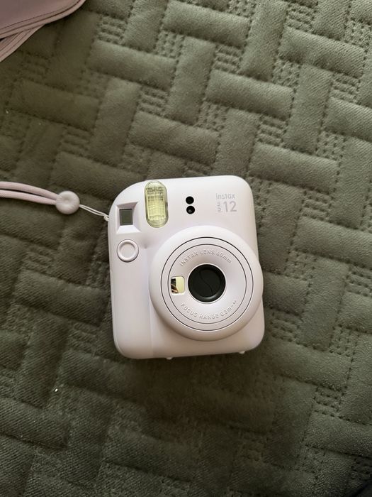 Продам Instax mini 12