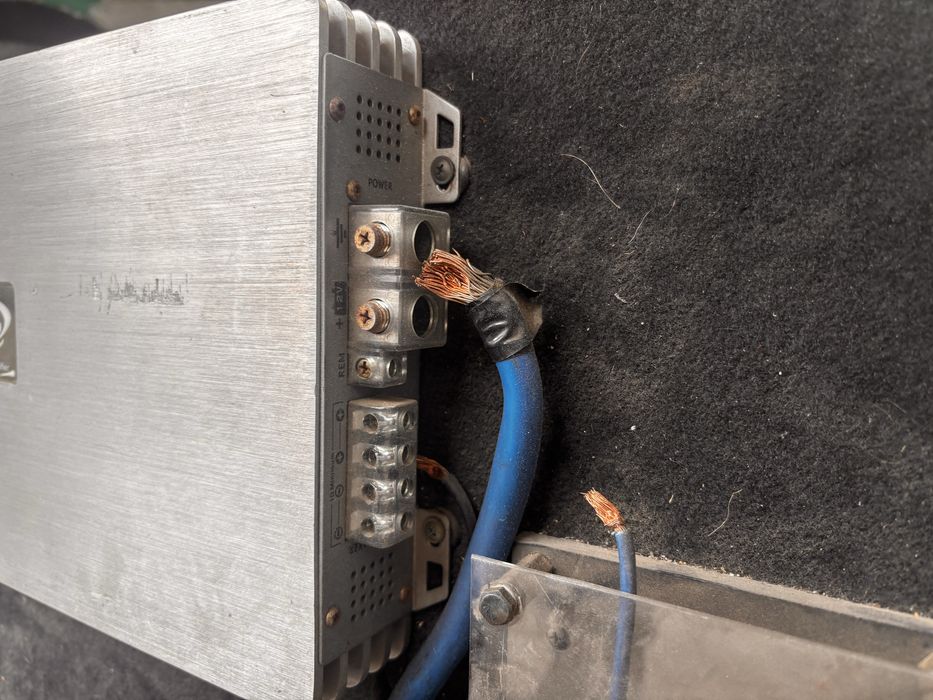 Субуфер 2 динамика 30 см