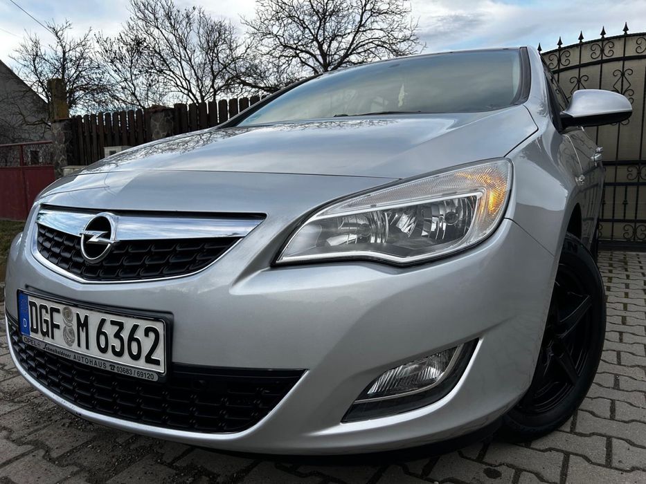 Opel Astra J   1.4 benzina
