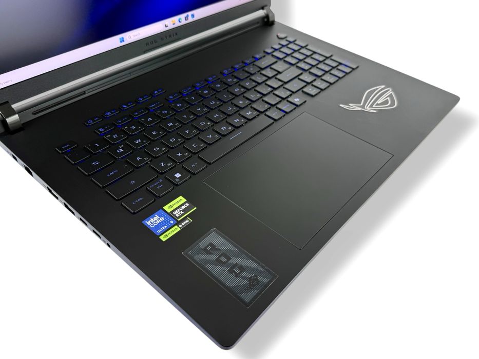 ASUS ROG Strix Scar 18 G835L WQXGA 240Hz Ultra 9 64RAM 2TB RTX 5090