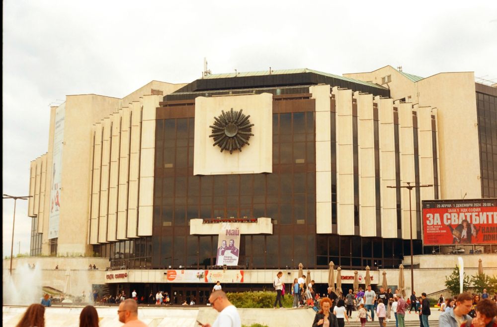 Фотоапарат CHINON CS. По договаряне.