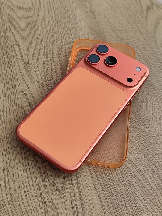 iPhone 17 pro max Orange