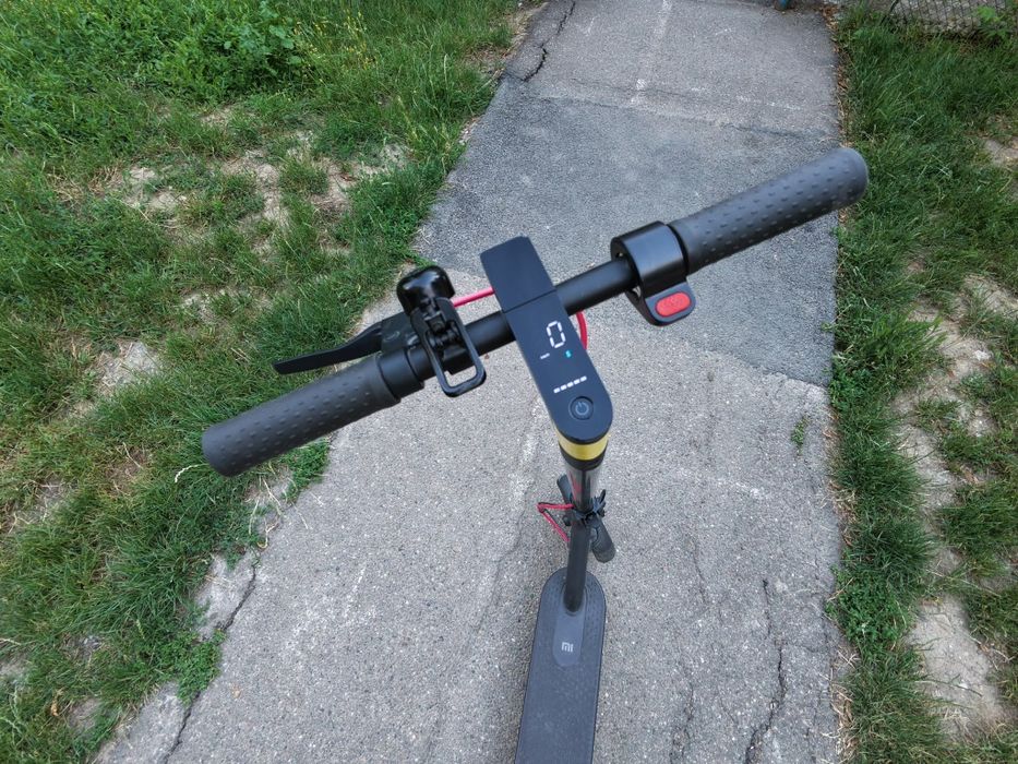 Trotinetă Electrică Xiaomi Mi Pro 2 – Autonomie 45km – Stare Bună