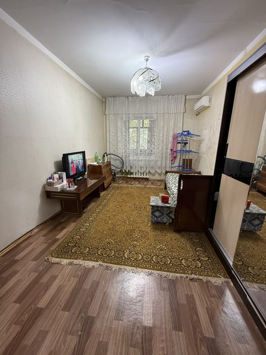 Продается квартира, Сергелинский р-н,Куйлюк Массив5 3/3/5 78м2 2х6 бал