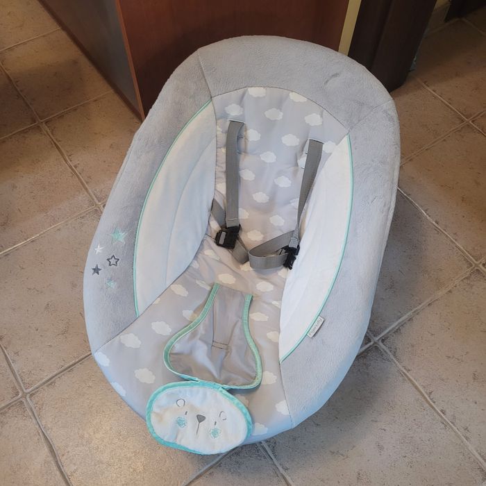 Продавам ел. Бебешка люлка 2 в 1 Ingenuity