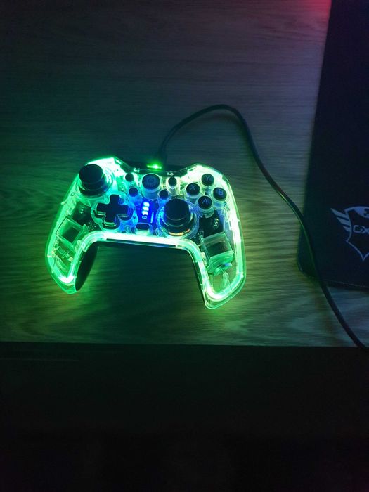 USB жичен геймпад за PC и Android