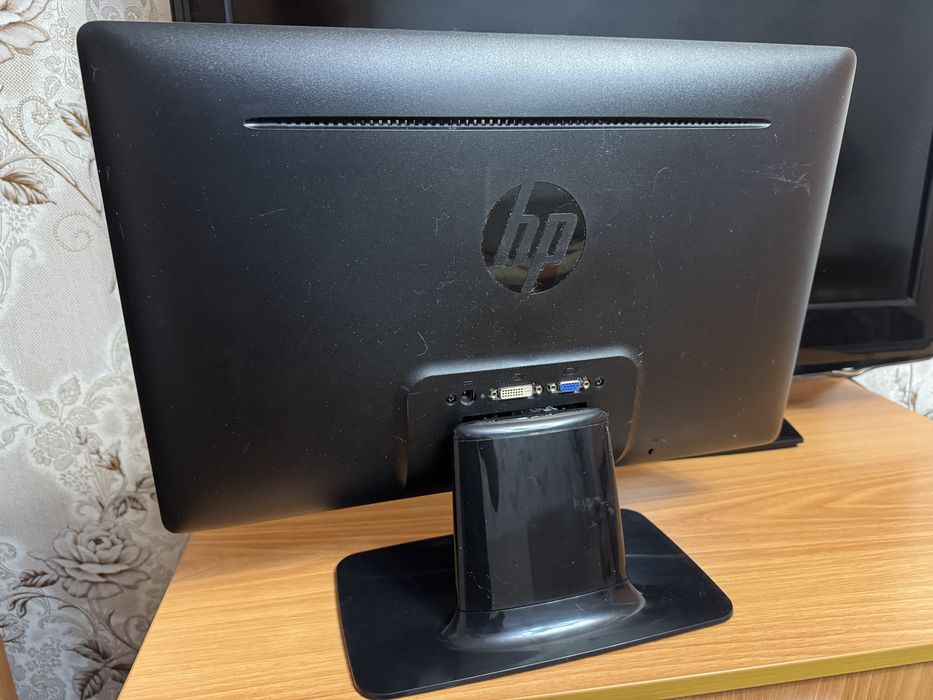 Мониторы HP 2011X и HP W2072.