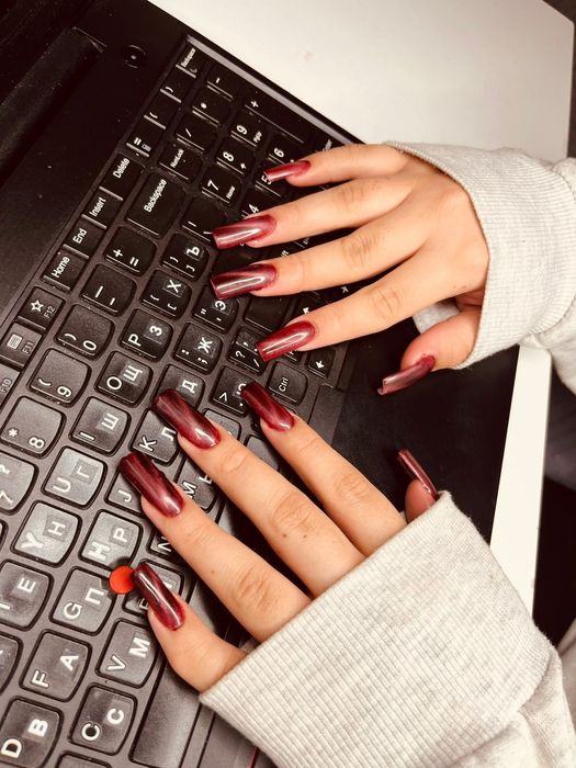 Маникюр на дому..