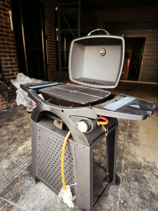 Газовый гриль и тележка