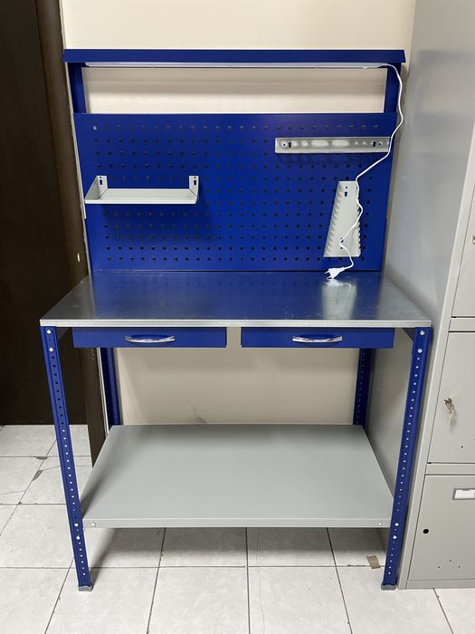 Продам верстак слесарный