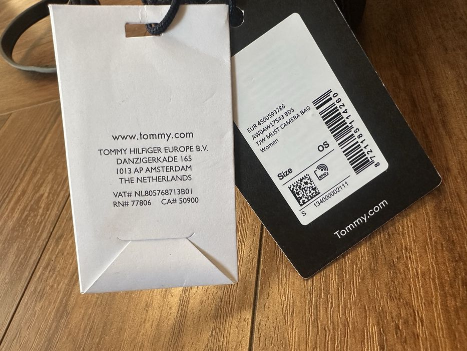 СРОЧНО продам сумку ориг  TOMMY JEANS