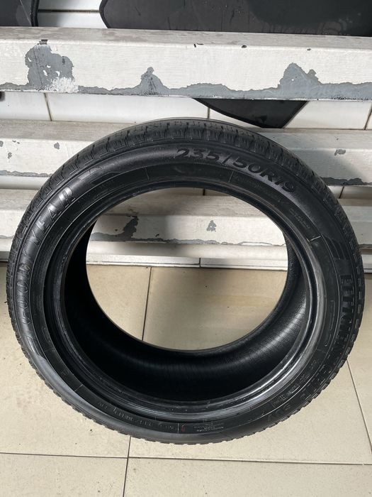 Продам резины на R19/235/50