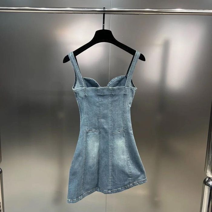 Дънкова рокля с 3D рози