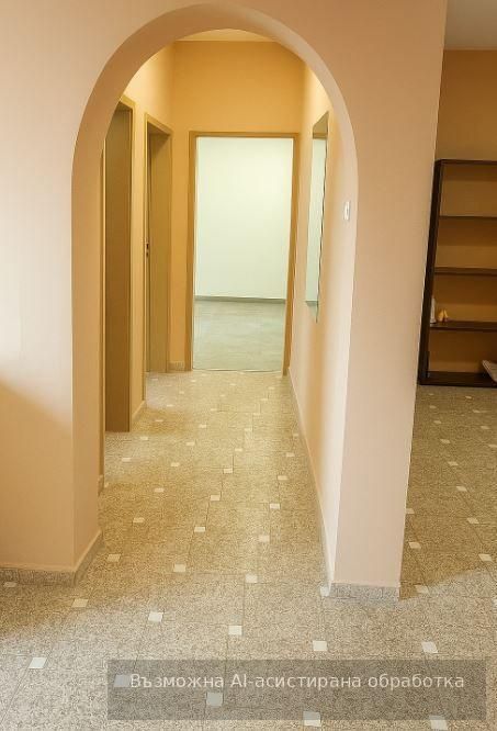 Тристаен апартамент  в гр.Варна, Колхозен пазар!