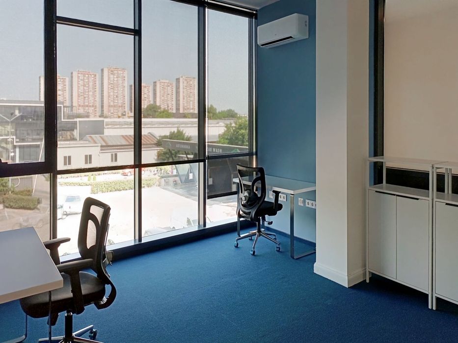 Дава се под наем Офис в Пловдив, Изгрев - 30 кв.м за 328.44 € - Снимка #2