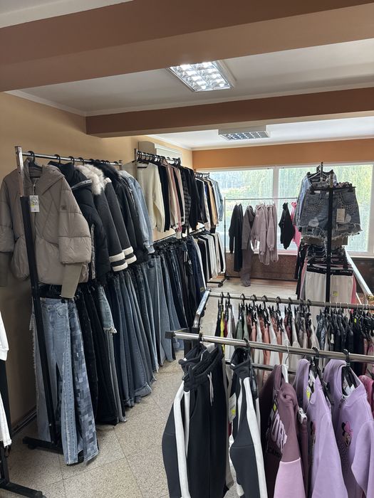 Оборудване за магазин за дрехи