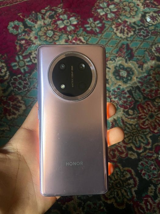 Honor x9c 256 Gb 8 ga xolati zor 1 qo'l ozm ishlatgan man