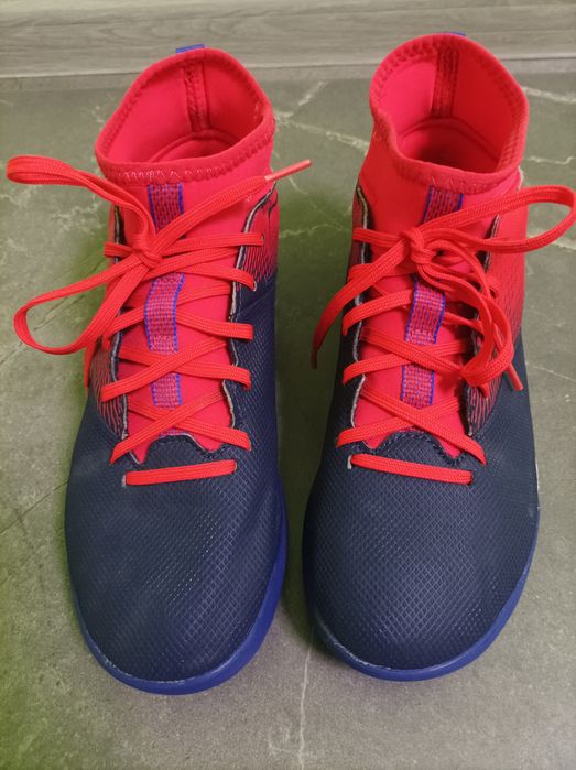 Детски обувки за футбол