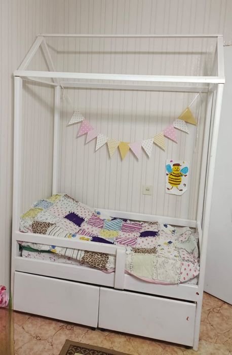 Детская кроватка