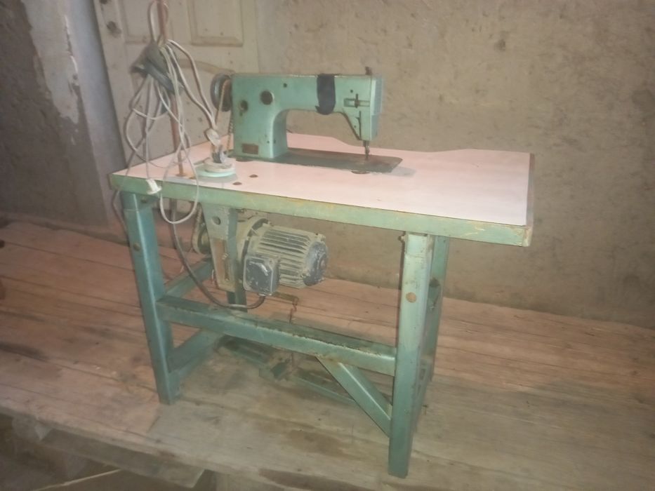 Tikuv mashinasi sotiladi