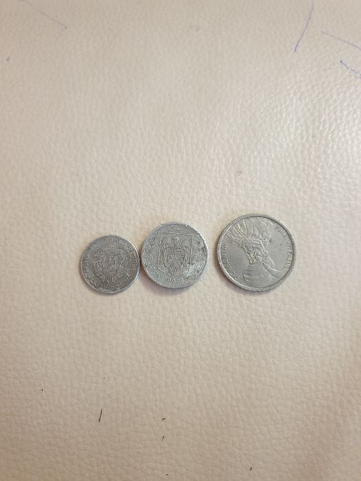 Vând monede pentru colecționari