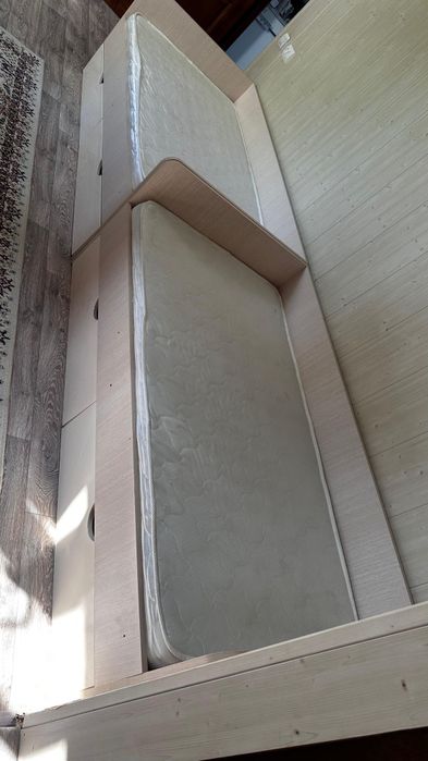 Продам кровать детскую.
