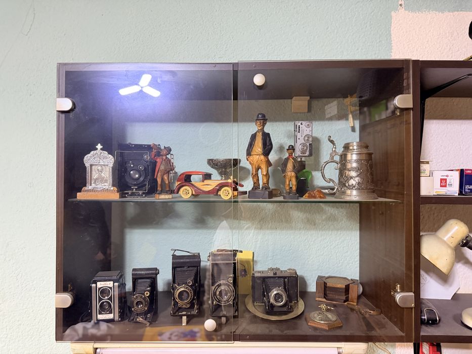 Aparate foto vechi stare foarte buna, le vand pe toate astept o oferta