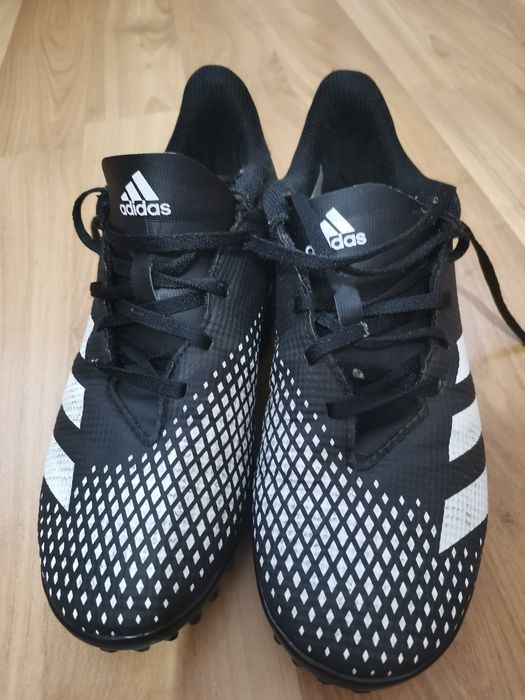 Adidas Predator numărul 42