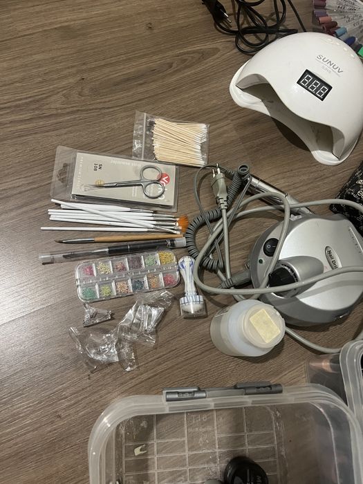 Продам материал для маникюра