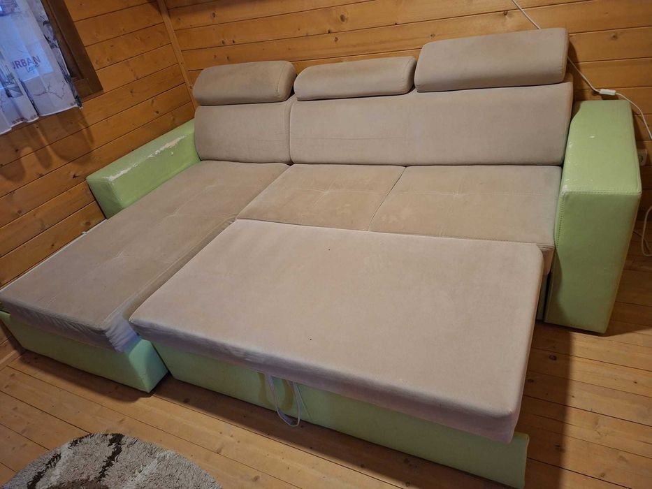 Canapea extensibila cu spatiu depozitare