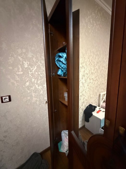 Продается шкаф платяной