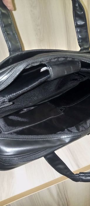 Сумка для ноутбука . Новая. Фирма Самсунг Южная Корея.Цена 2млн.сум