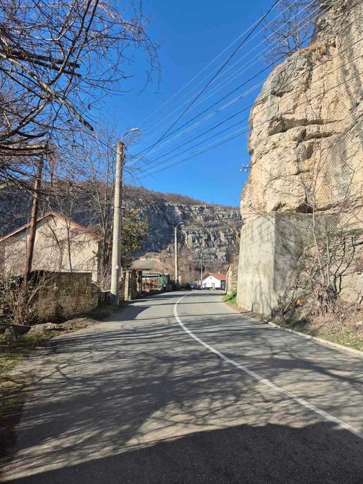 Парцел с жилищна постройка във Вароша