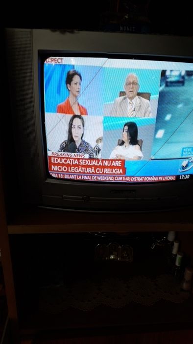 TV Provision  mic cu telecomandă, diagonala 36 cm.