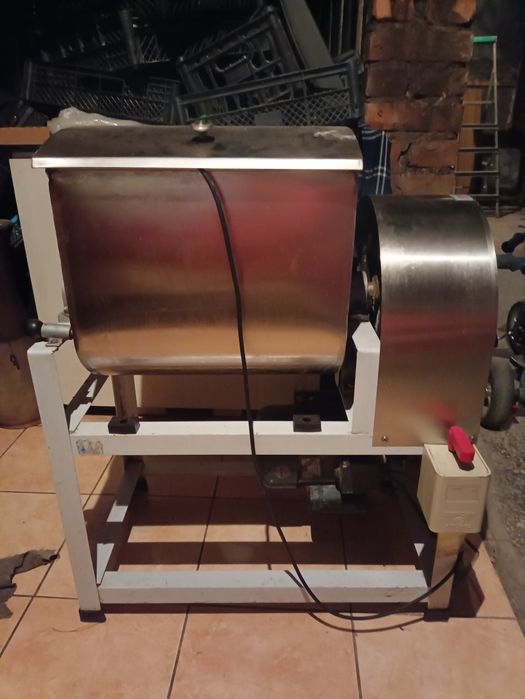 Продам тестомес профессиональный