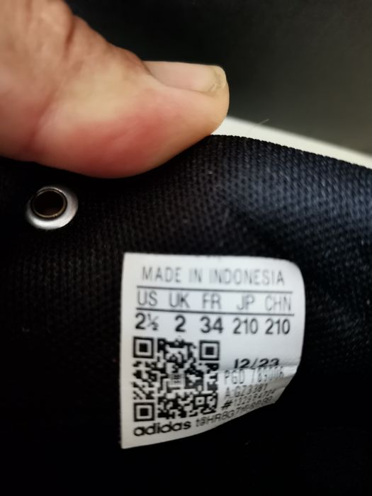 Adidas inalti marimea 34 doua perechi identice